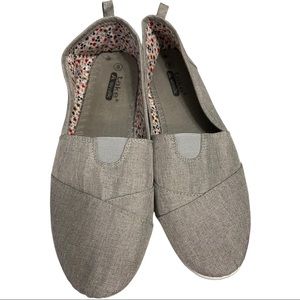 Take a walk shoes size 8